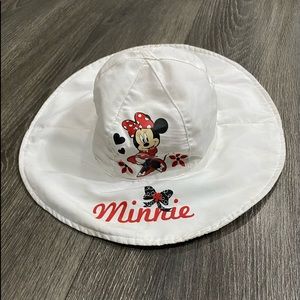 🚨SOLD🚨Disney Minnie Mouse bucket hat white